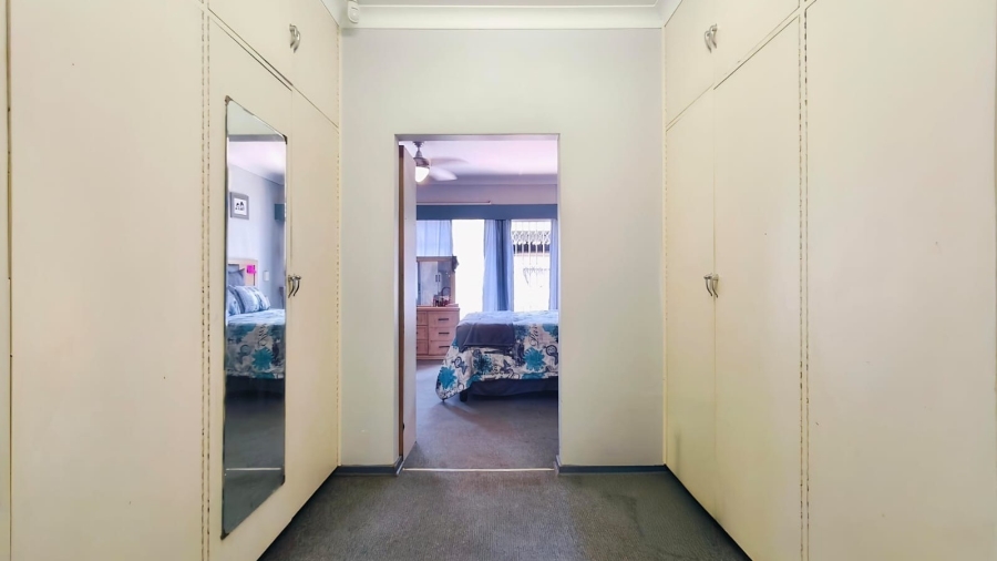 4 Bedroom Property for Sale in Miederpark North West